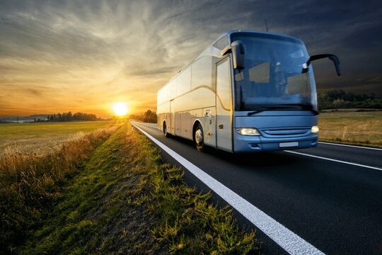 Olvidar consultar las opciones de transporte cercanas al hotel